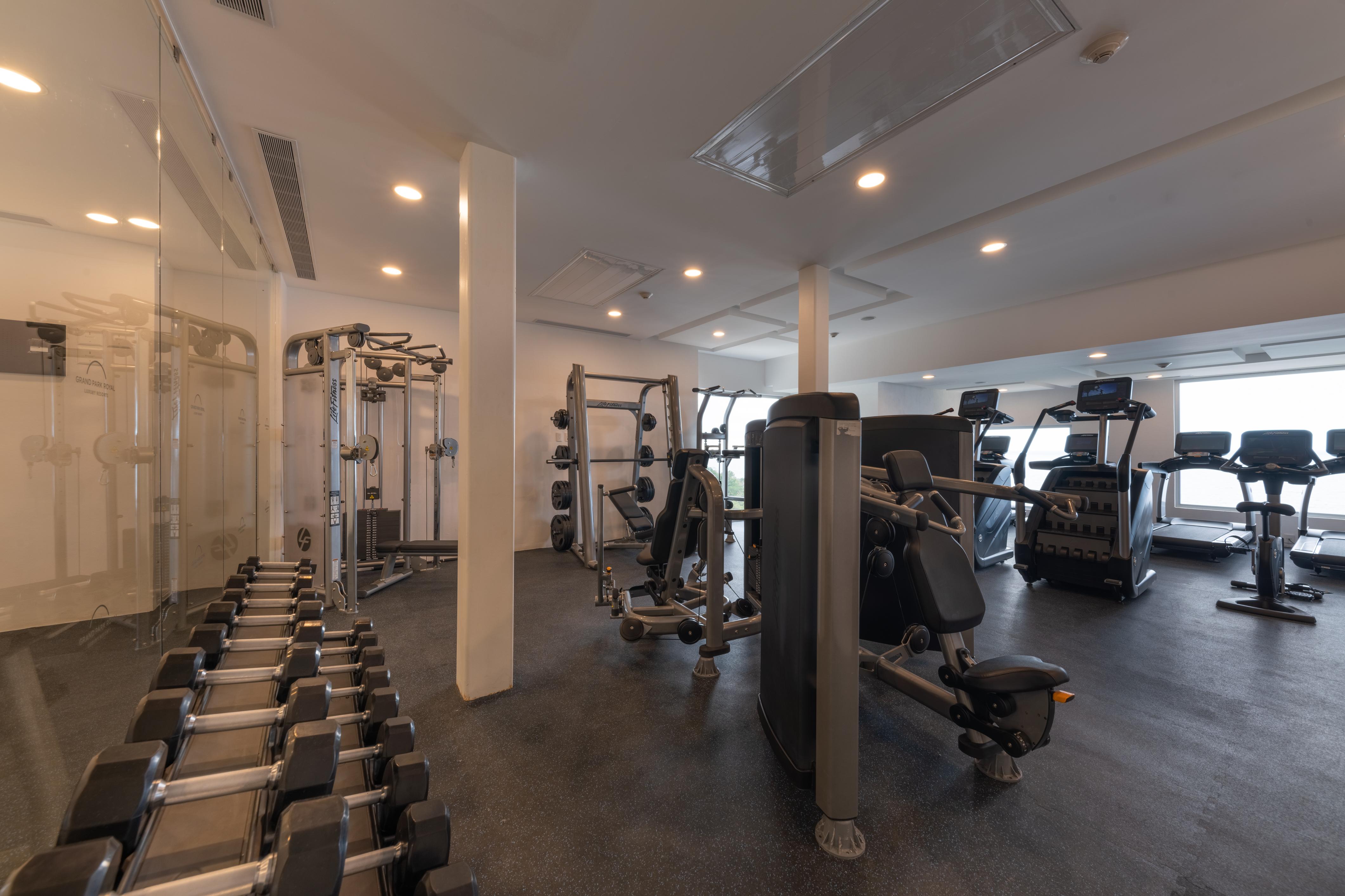 Grand Park Royal Puerto Vallarta Extérieur photo The gym at the hotel