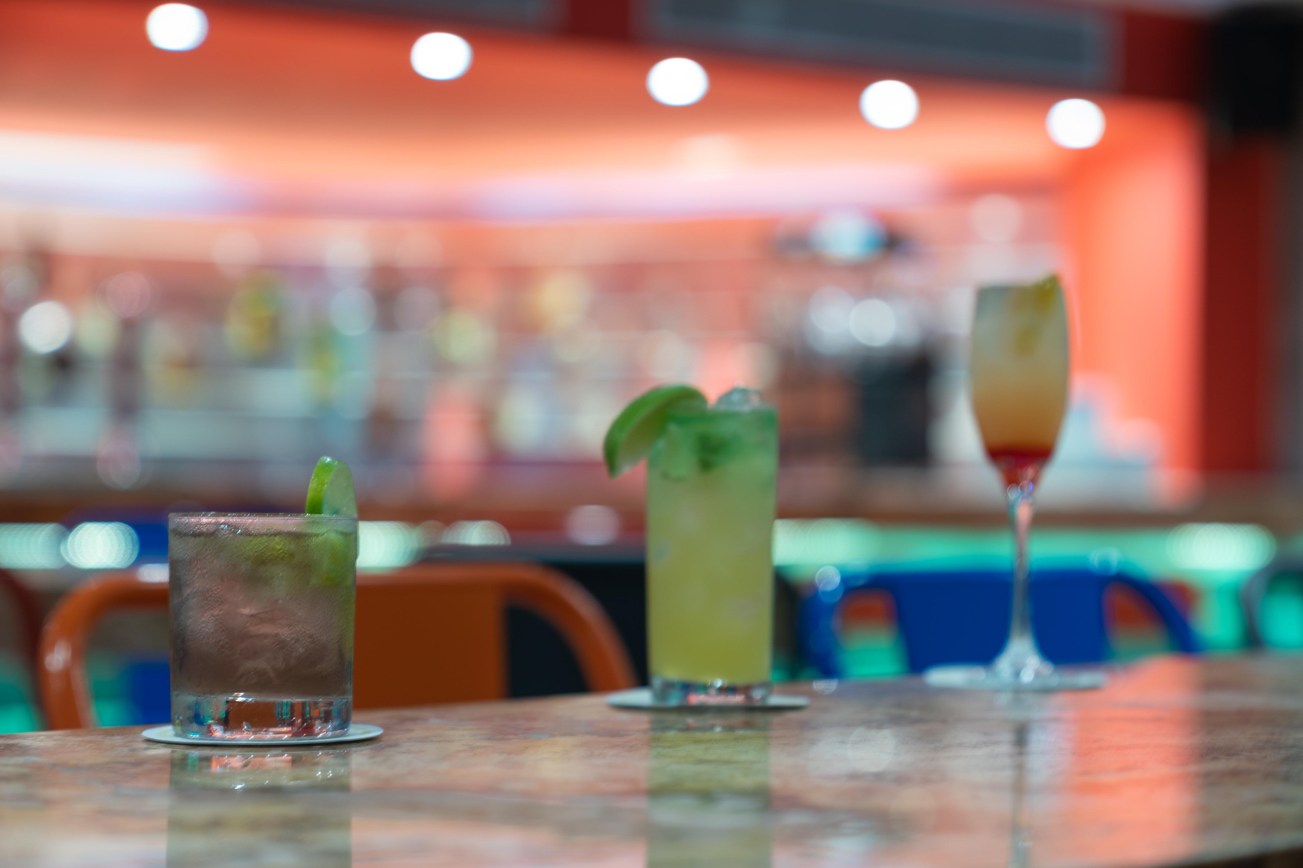 Grand Park Royal Puerto Vallarta Extérieur photo Cocktails at a bar