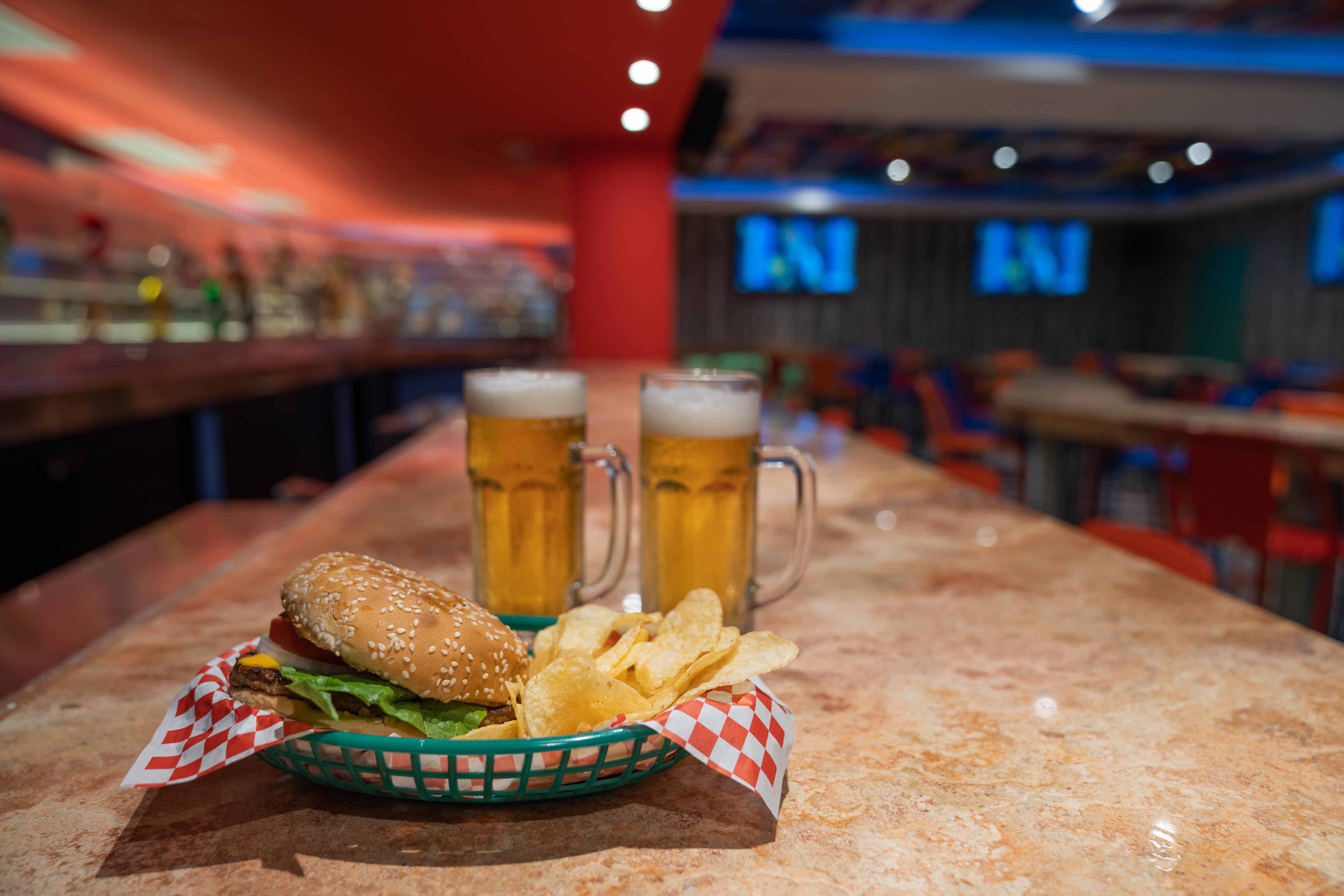 Grand Park Royal Puerto Vallarta Extérieur photo A hamburger and chips with two beers