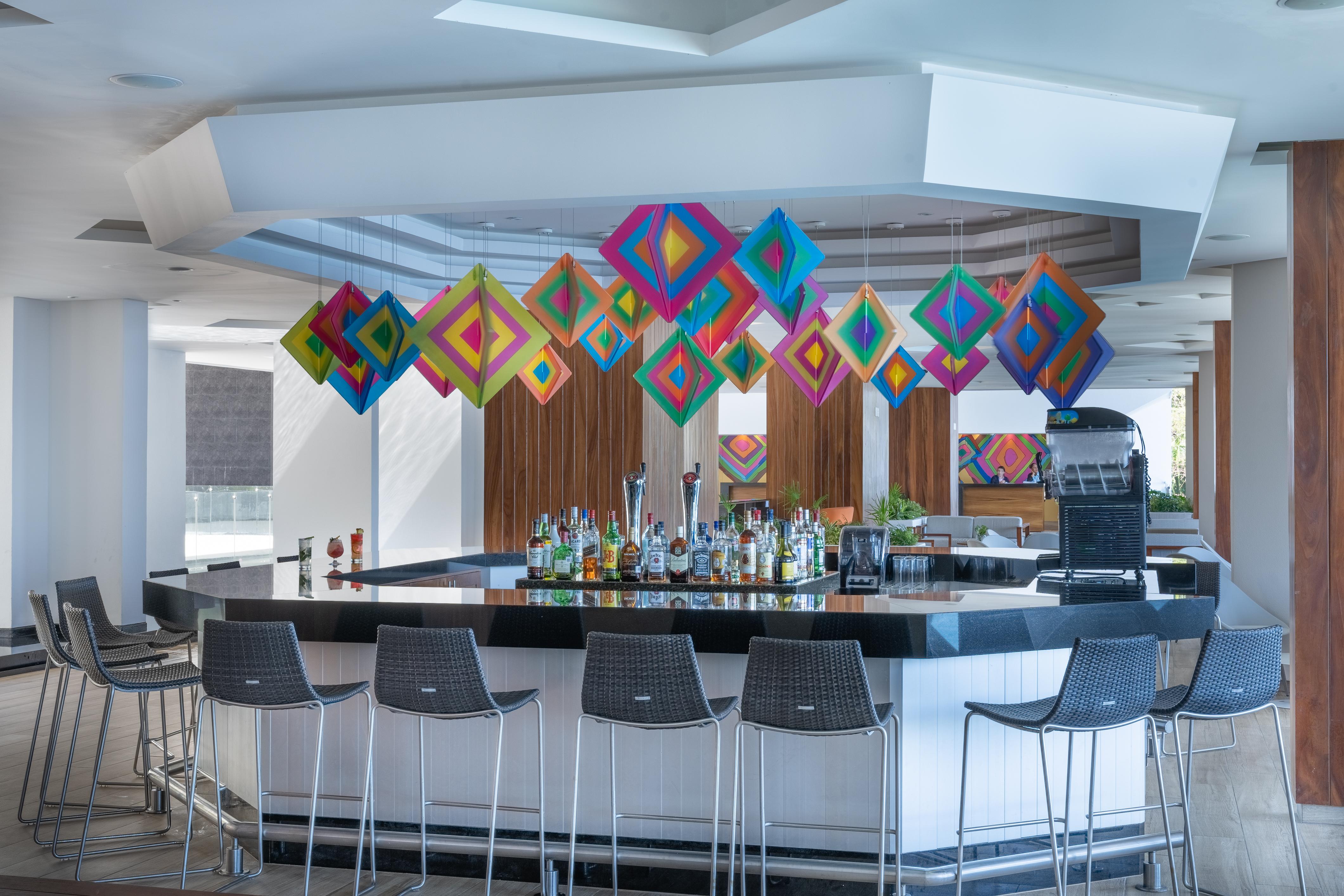 Grand Park Royal Puerto Vallarta Extérieur photo The bar at the hotel