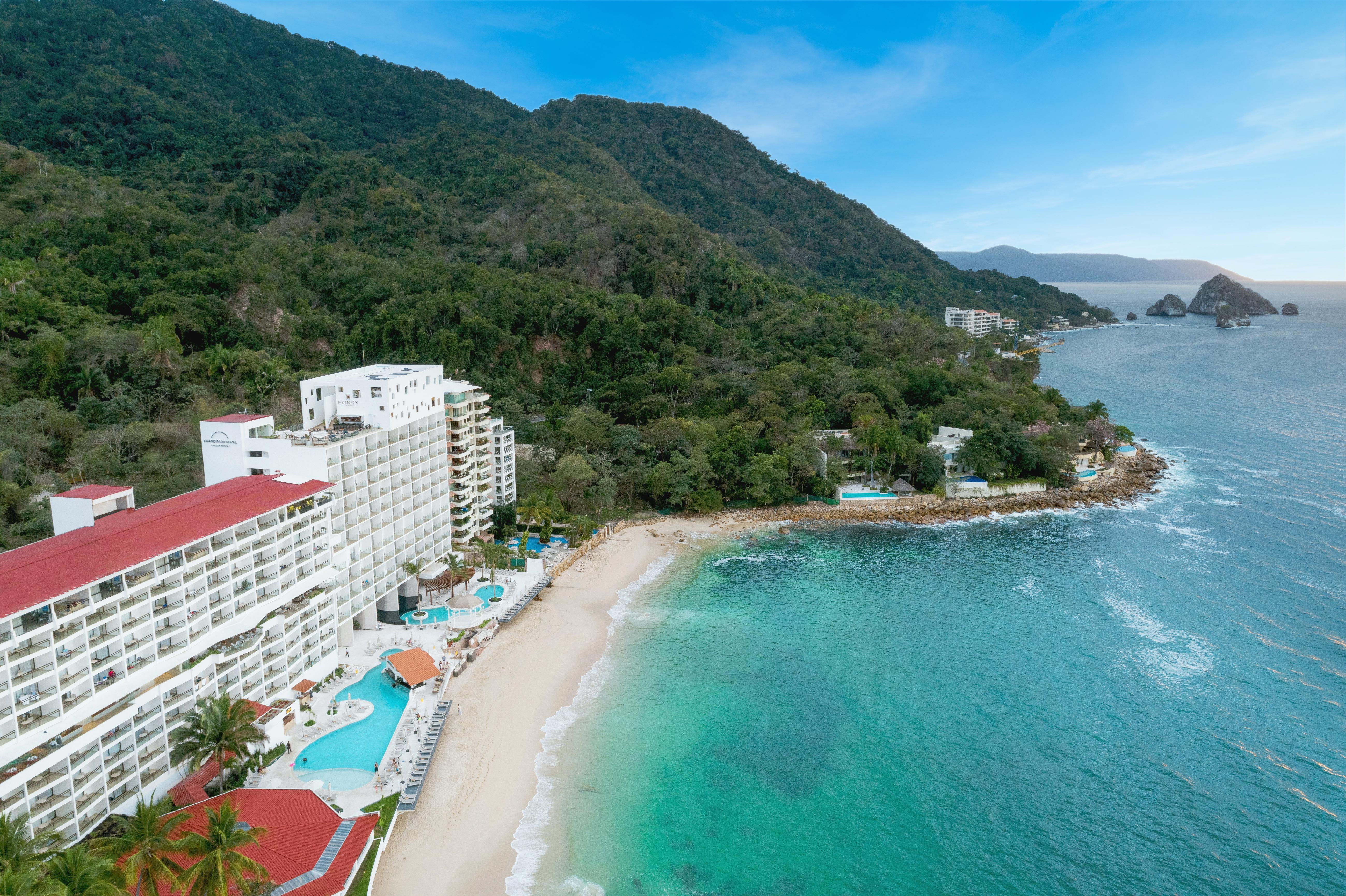 Grand Park Royal Puerto Vallarta Extérieur photo Aerial view of the resort